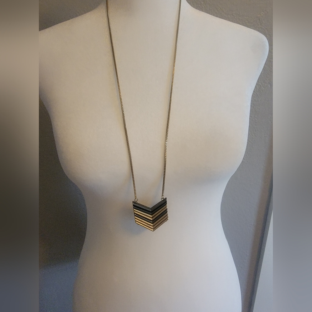 Romolo Genevieve Chevron Necklace